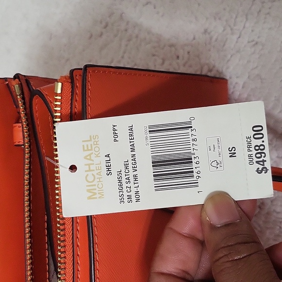 Michael Kors Sheila Small Satchel - Picture 10 of 11